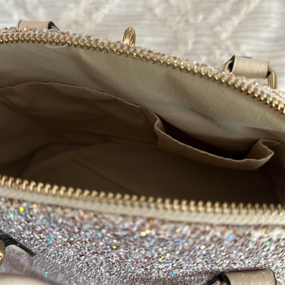 Handbag with straps - Picture 7 of 8